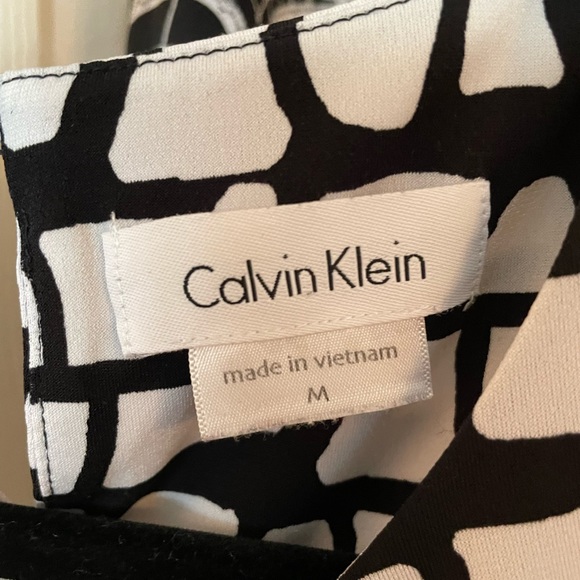 Set of three medium size tanks are perfect for the office. Sold together - Picture 4 of 10